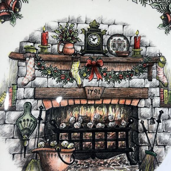 Royal Stafford Christmas Eve Fireplace Porcelain Soup/Salad/ Pasta 9” Set Of 3 - Picture 6 of 7